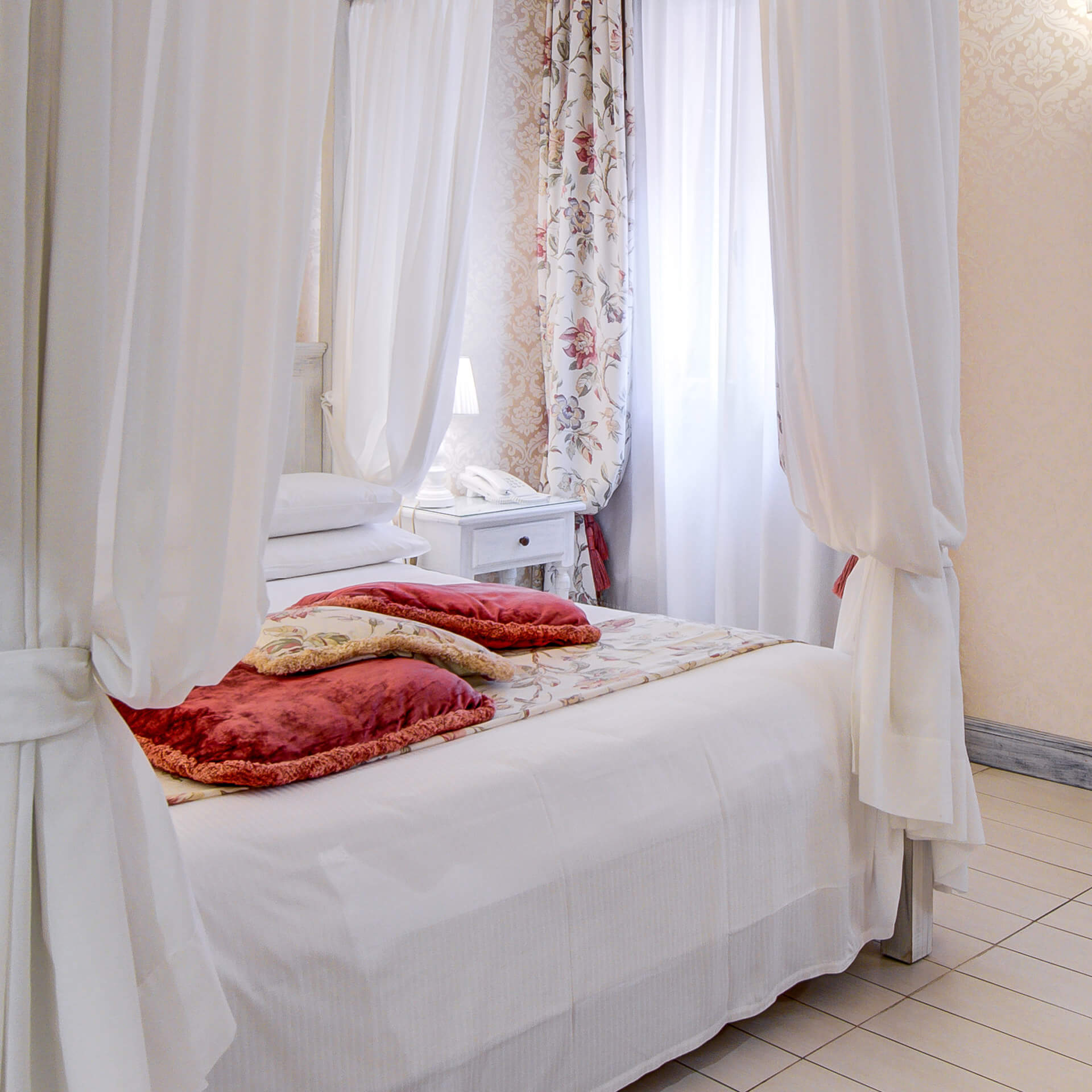 hotel antiche figure